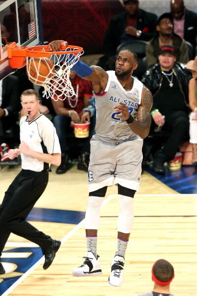 侧翼决定论 侧翼决定论